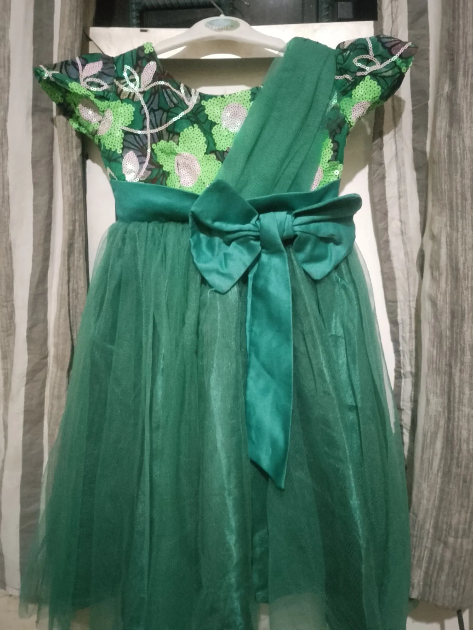 Kids gown 